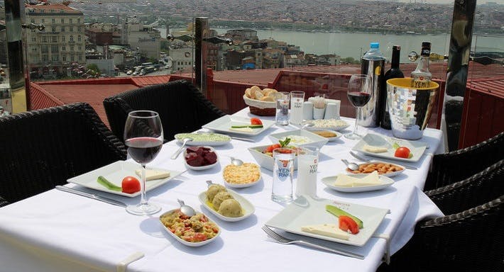 Beyoğlu, Istanbul şehrindeki Süreyya Teras restoranının fotoğrafı