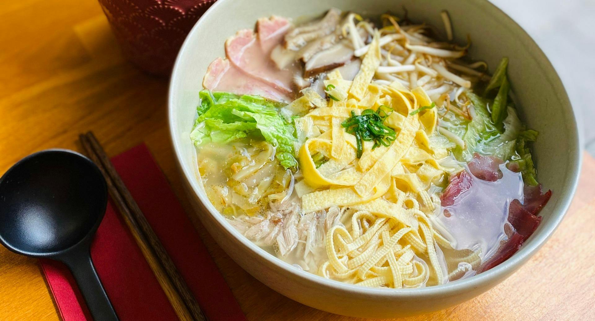 Bekijk Foto S Van Asian Fusion Kitchen Yun Keulen