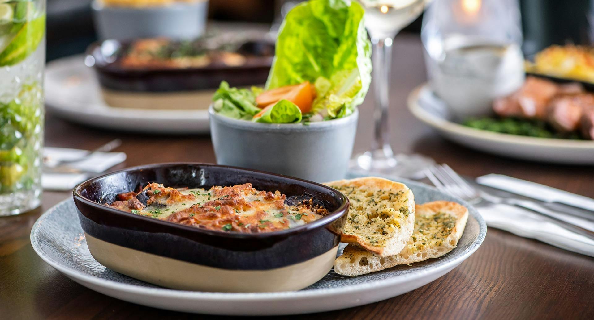 Photo of restaurant The Lambs' Green Inn in Poole, Poole