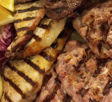 Restaurant Ristorante e Pizzeria Mezza Luna “Tore a Mare” in Ercolano, Naples