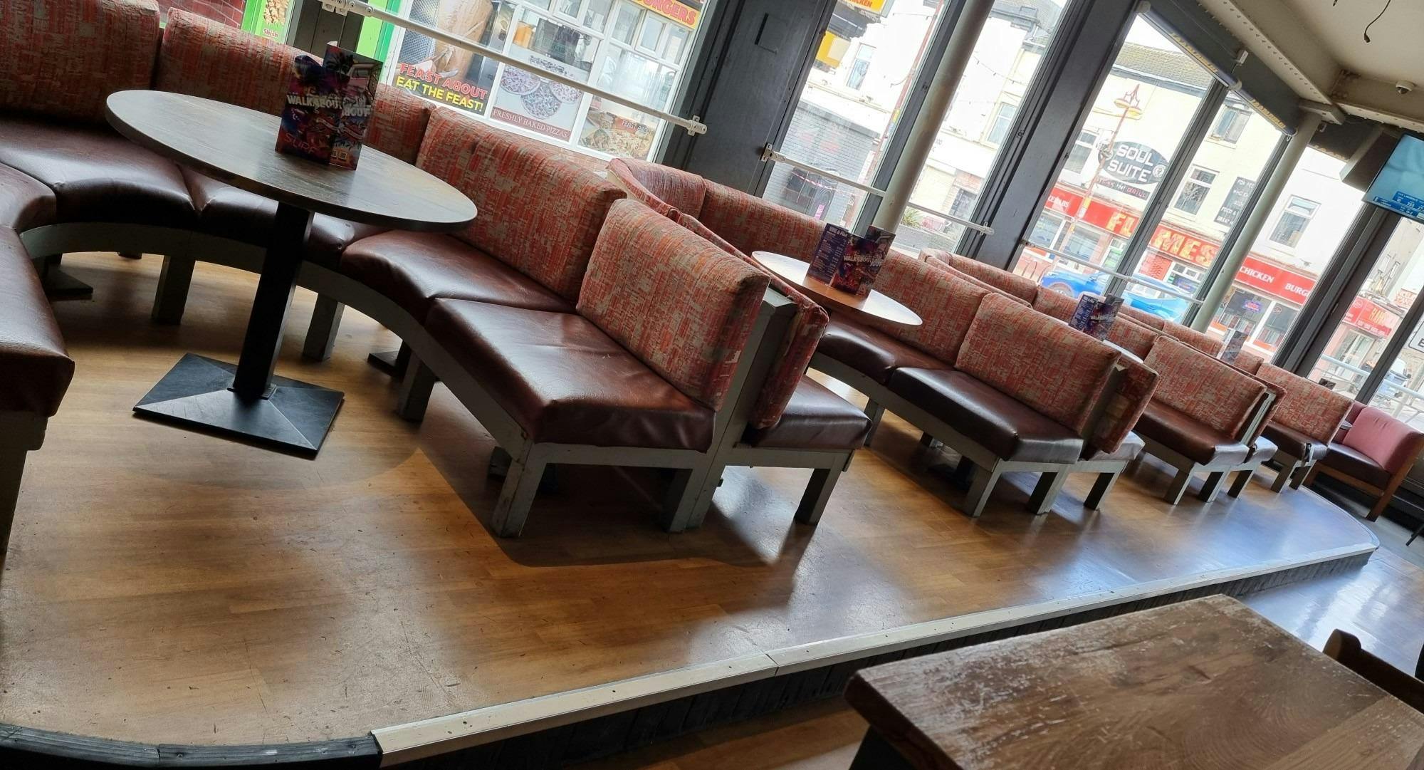 Image 2 of restaurant Walkabout Blackpool