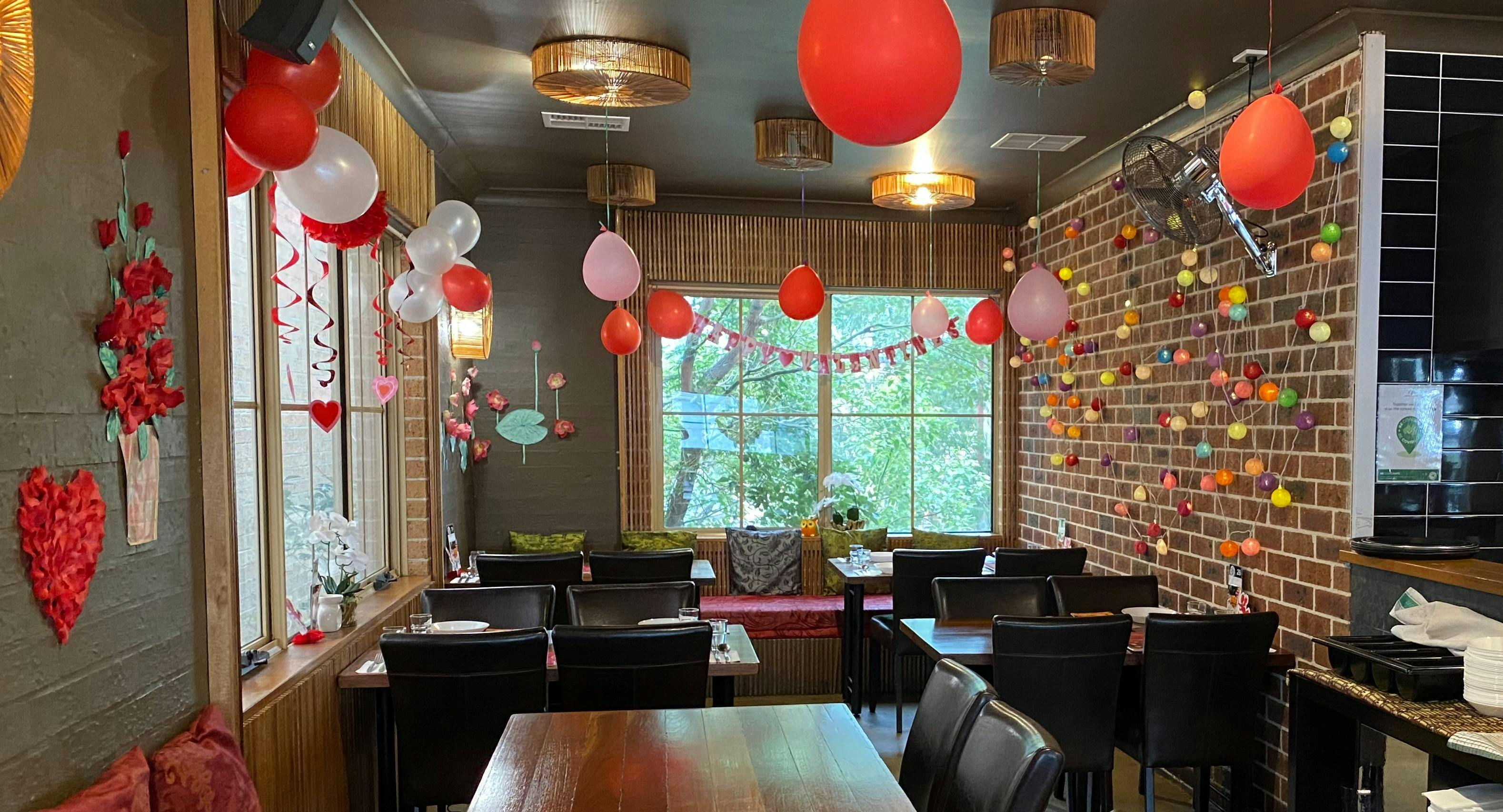 Bookings At Full Moon Thai Restaurant In Castle Hill Sydney