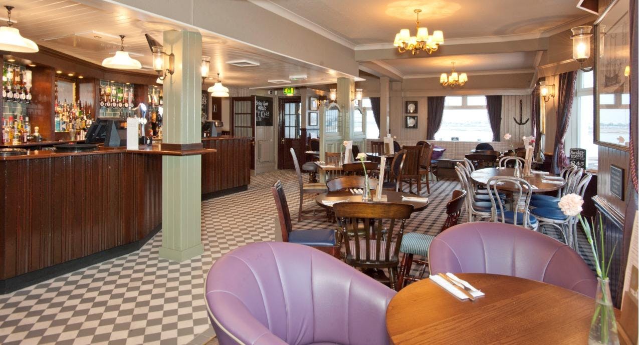 Restaurant Ferryboat Inn Sinah Beach in Southsea, Portsmouth