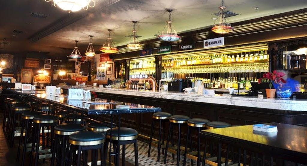 Photo of restaurant Molly Roffey's Irish Pub in Bras Basah, 新加坡