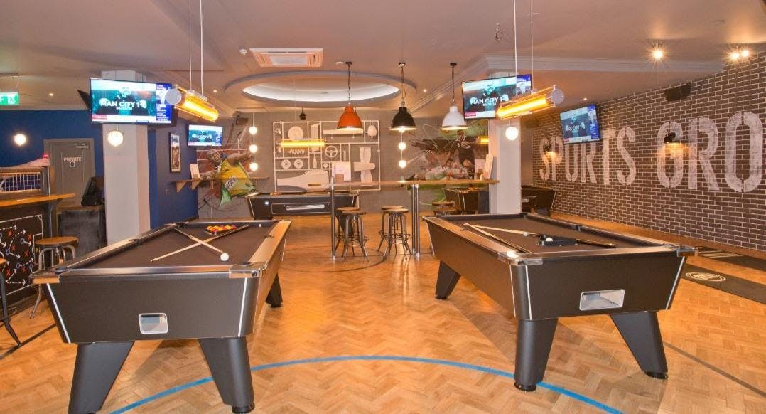 Sports Bar & Grill Canary Wharf - Sports Bar in London - Pubs Serving Food  in London
