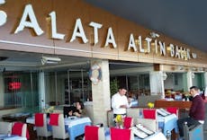 Eminönü, Istanbul şehrindeki Galata Altın Balık restoranı