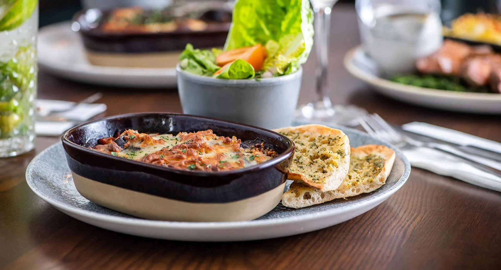 Restaurant The Calverley Arms, Pudsey in City Centre, Leeds