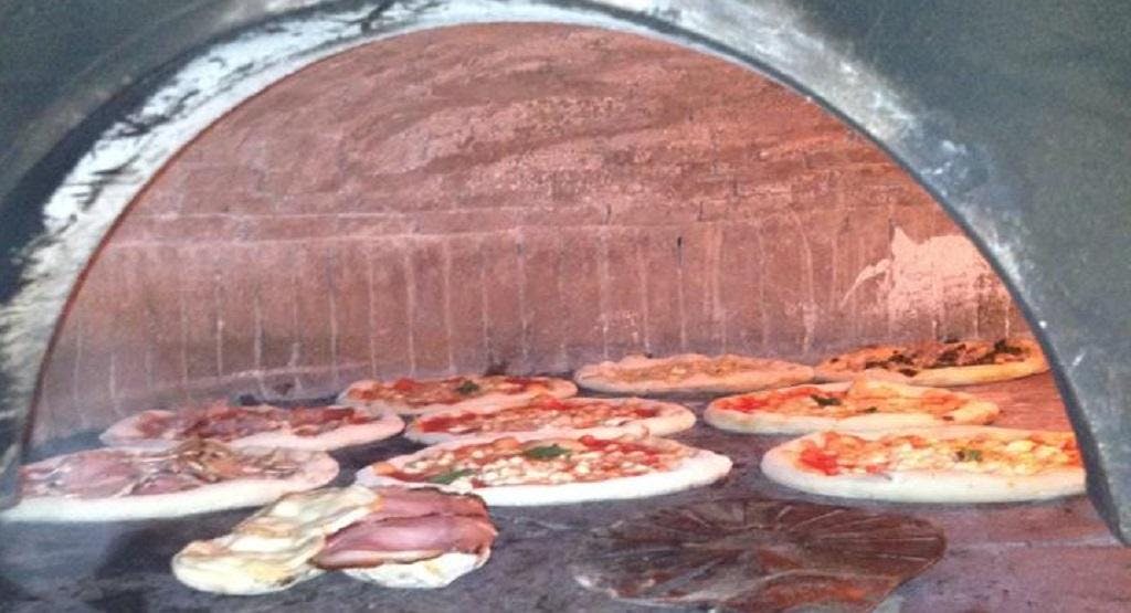 Photo of restaurant Pizzamania in City Centre, Pisa