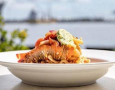 Restaurant Al Saniour City View in Docklands, Melbourne