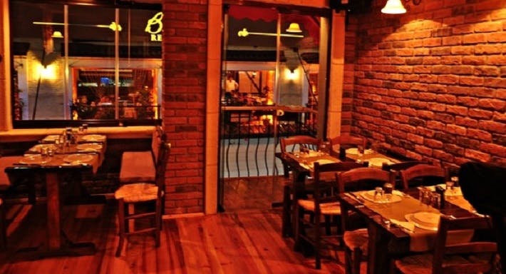 Kadıköy, İstanbul şehrindeki İkinci Kat Rum Meyhanesi restoranının fotoğrafı
