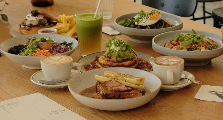 Restaurant LE MIEL ET LA LUNE (han le miel) in Carlton, Melbourne