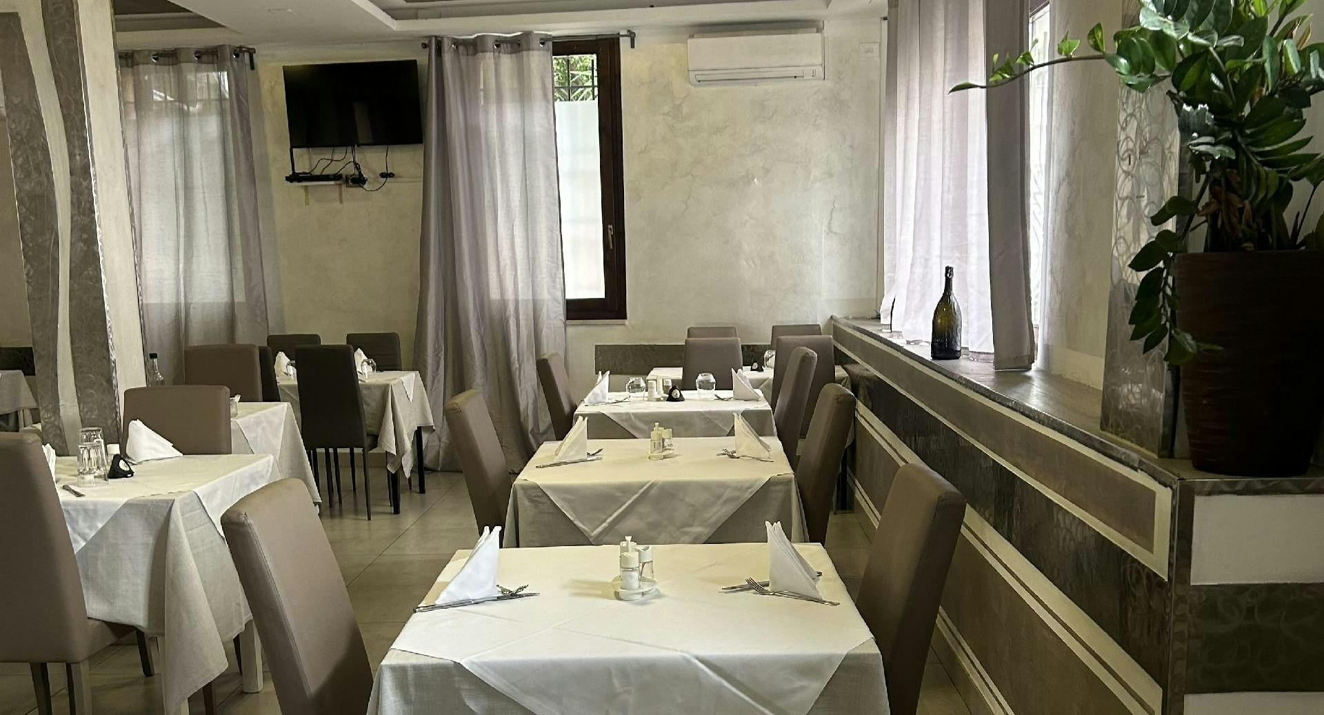 Photo of restaurant RISTORANTE con PIZZA ALL' ANGOLO in Centro Storico, Brescia