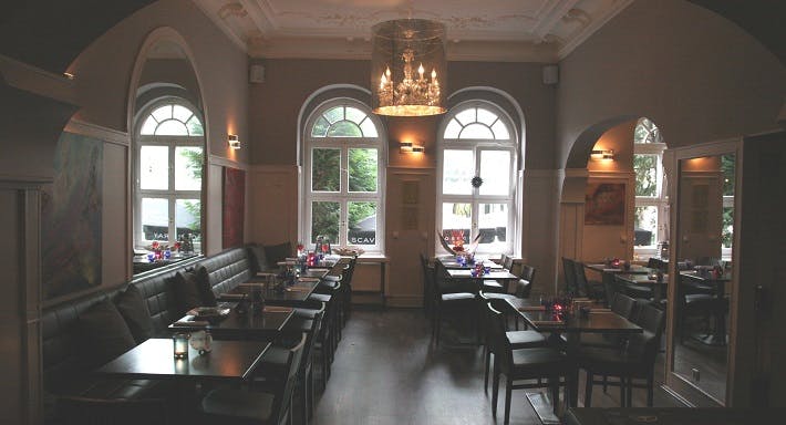 Image 2 of restaurant Oceans Restaurant Bar & Lounge
