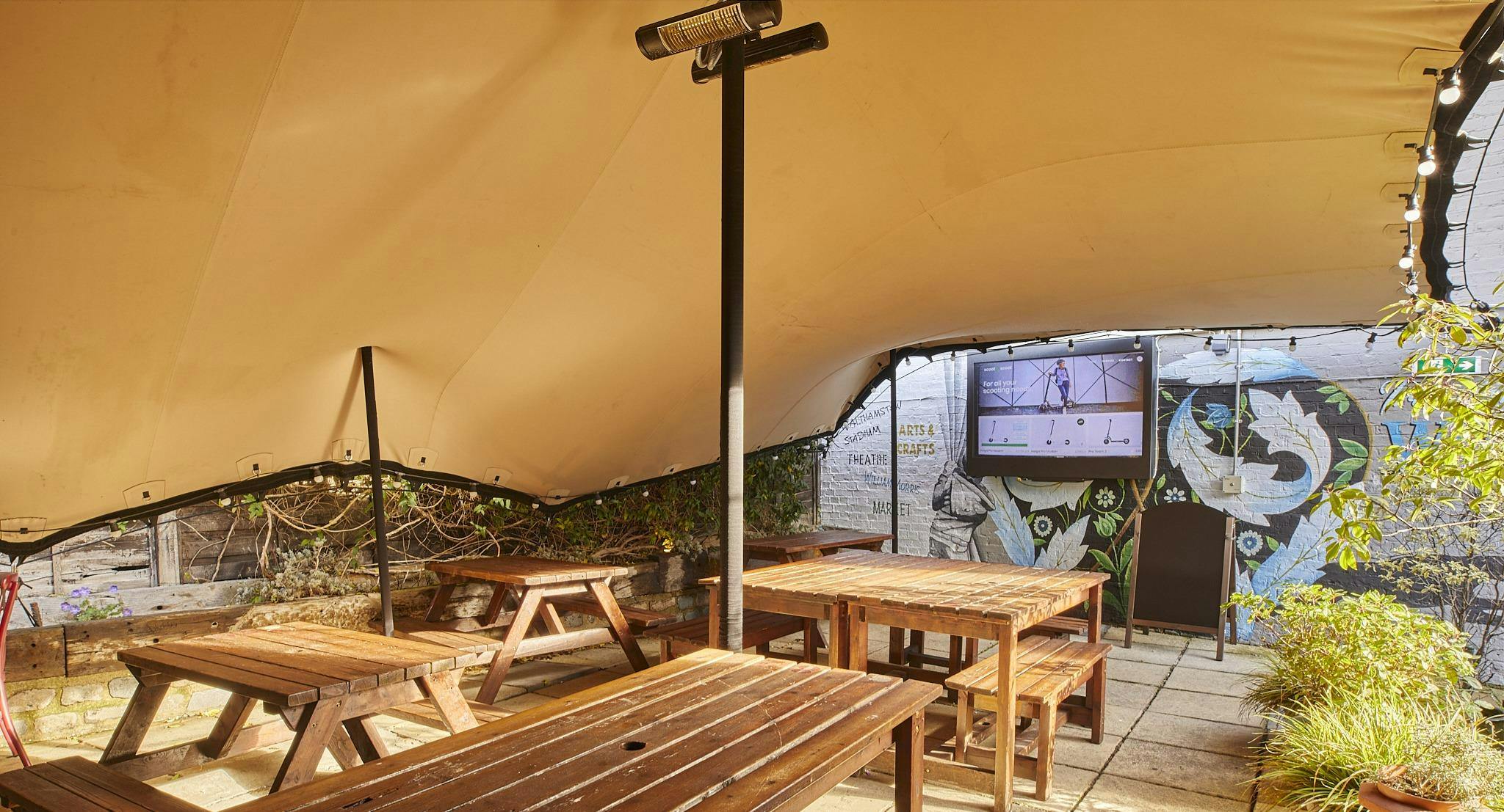 Photo of restaurant The Bell, Walthamstow in Walthamstow, London - Photo 7