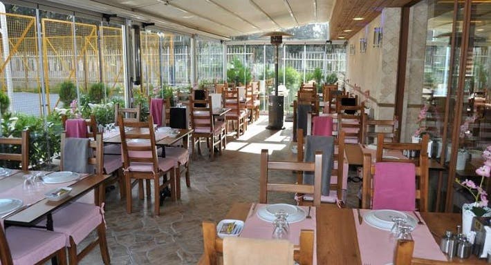 Buca, İzmir şehrindeki Yayla Mangal restoranının fotoğrafı