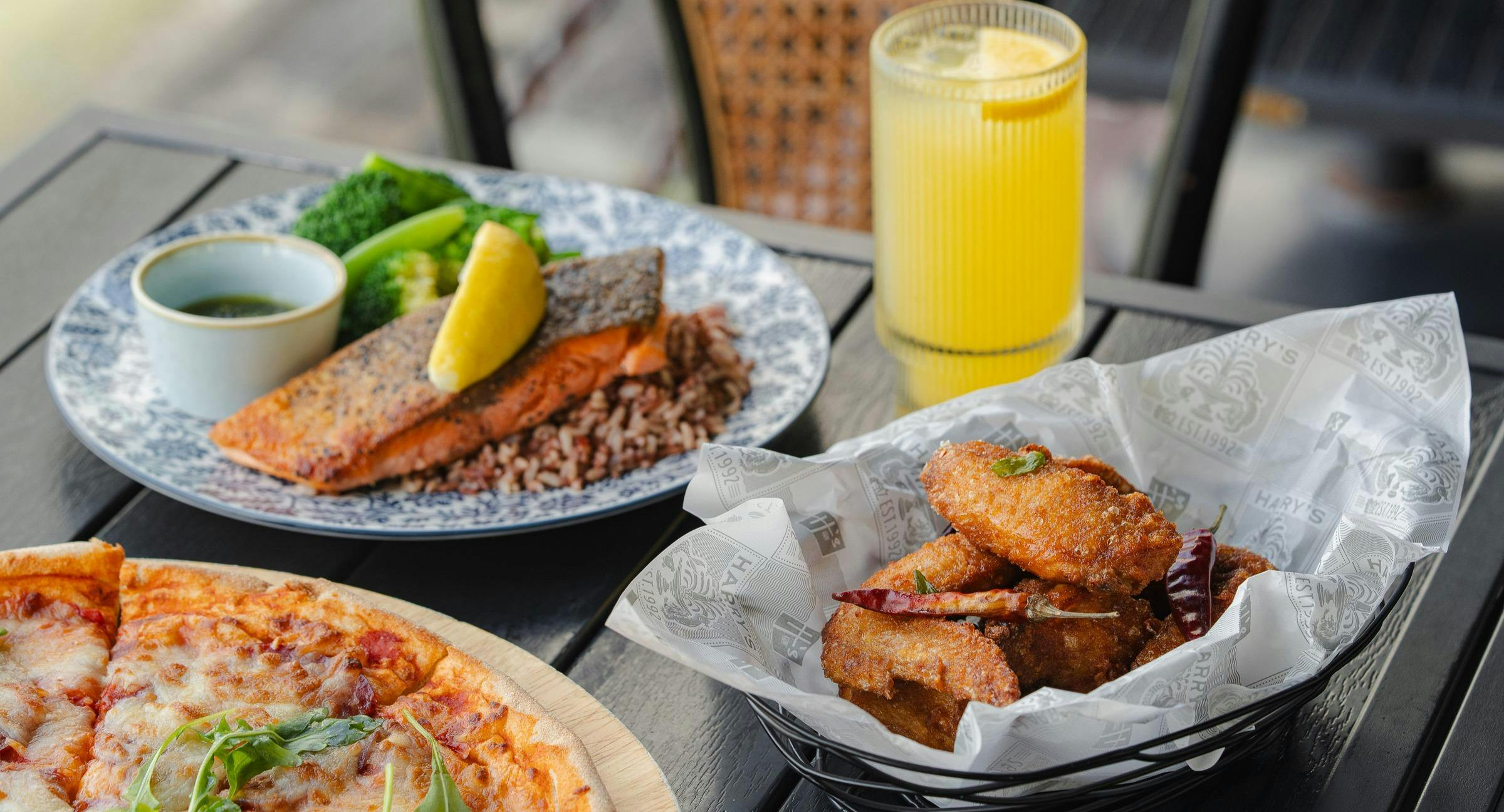 Restaurant Harry's - Angullia Park in Orchard, Singapore