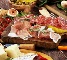 Restaurant MonaLisa Delicatessen in Centrum, Voorschoten