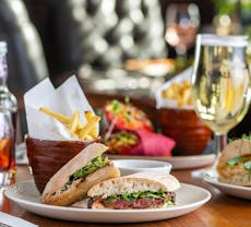 Restaurant The Thames Court in ,