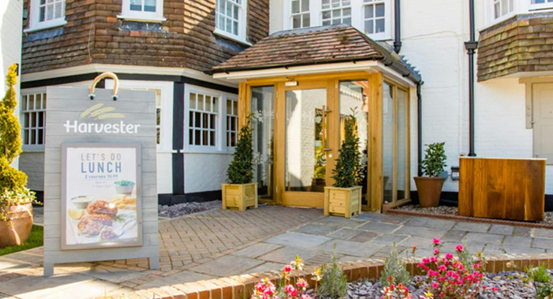 Photo of restaurant HARVESTER GEORGE MORDEN in Tooting, London - Photo 3