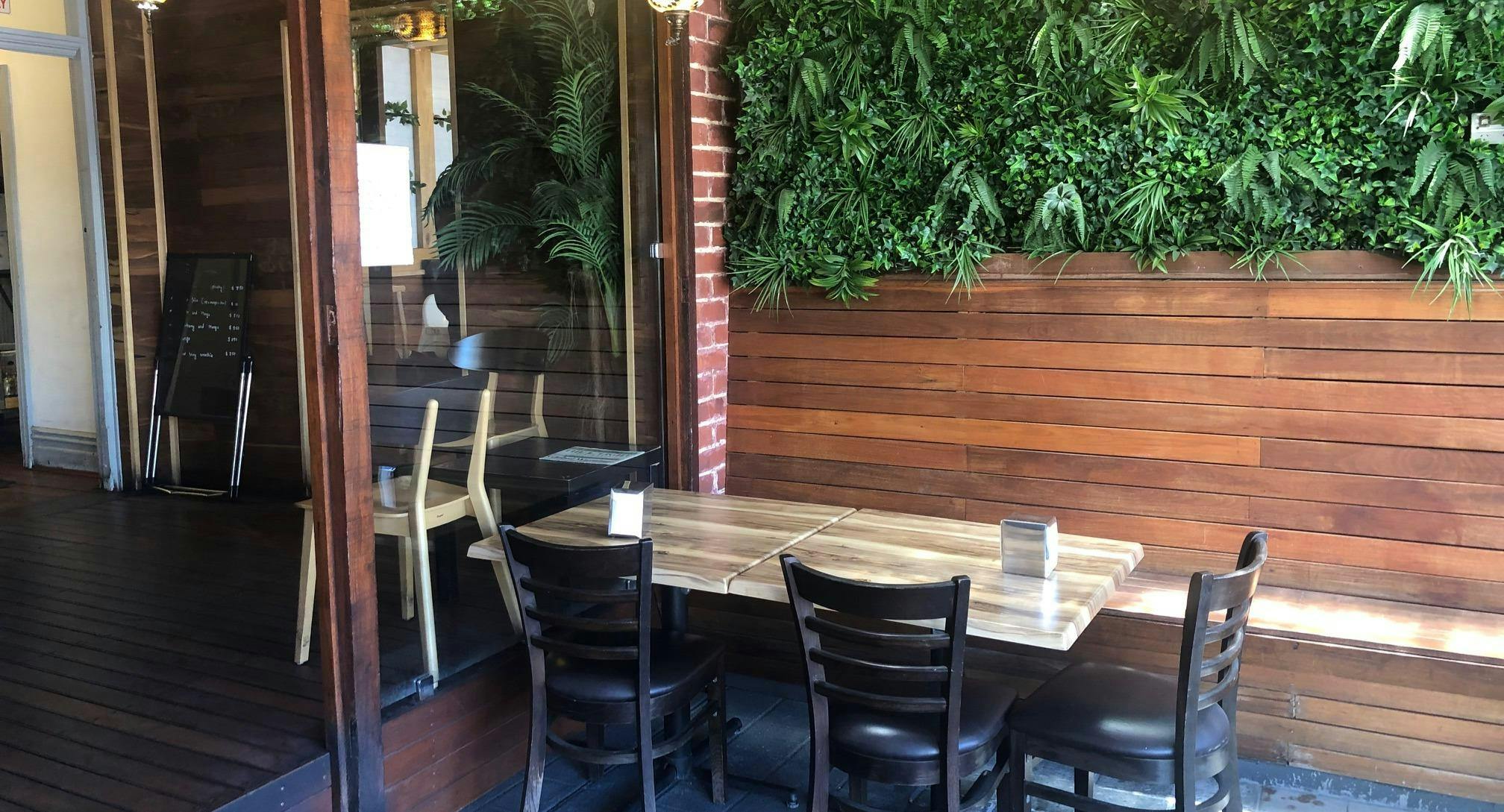 Restaurant Rotana Garden Lounge and Grill in Maylands, Perth