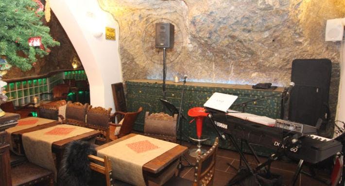 Image 1 of restaurant La Caverna Wine Bar