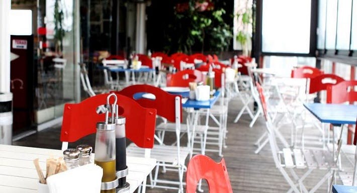 Beyoğlu, İstanbul şehrindeki Balkon Restaurant & Bar restoranının fotoğrafı