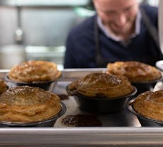 Restaurant The Claddagh Irish Pub in Newmarket, Auckland