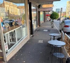 Restaurant Golden Leaves Cafe in Camberwell, Melbourne