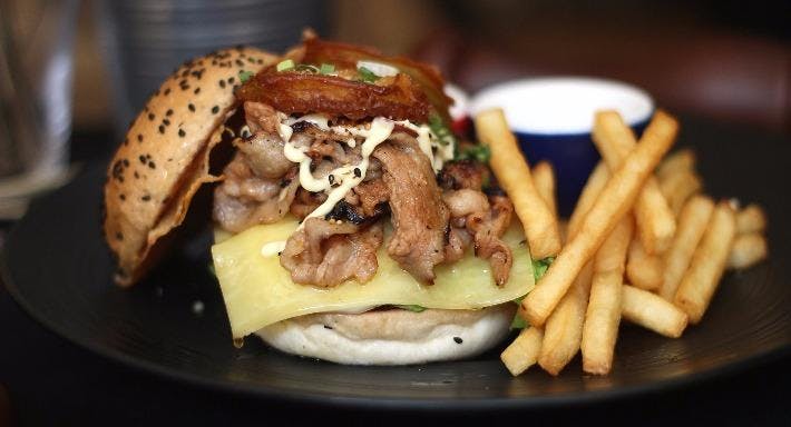 Photo of restaurant (O)Half Pound Burger Bar & Grill in Bugis, 新加坡
