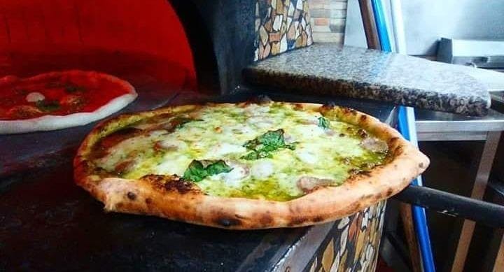 Foto del ristorante È qui la pizza dei fratelli De Sivo a Pianura, Napoli