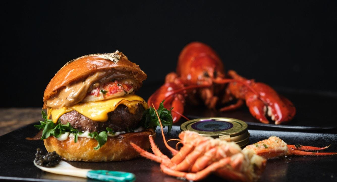 Image 1 of restaurant Red Onion x Deluxe Burger