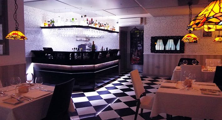 Photo of restaurant Ozz Restaurant in Marylebone, London