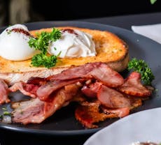 Restaurant Saint Lloyd in Strathmore, Melbourne