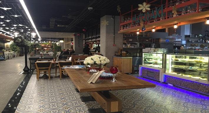 Sarıyer, İstanbul şehrindeki Mezedaki restoranının fotoğrafı