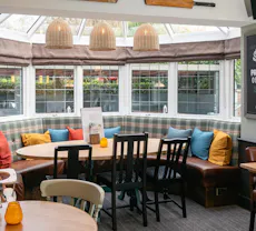 Restaurant Cricketers, Row Town in Addlestone, Addlestone