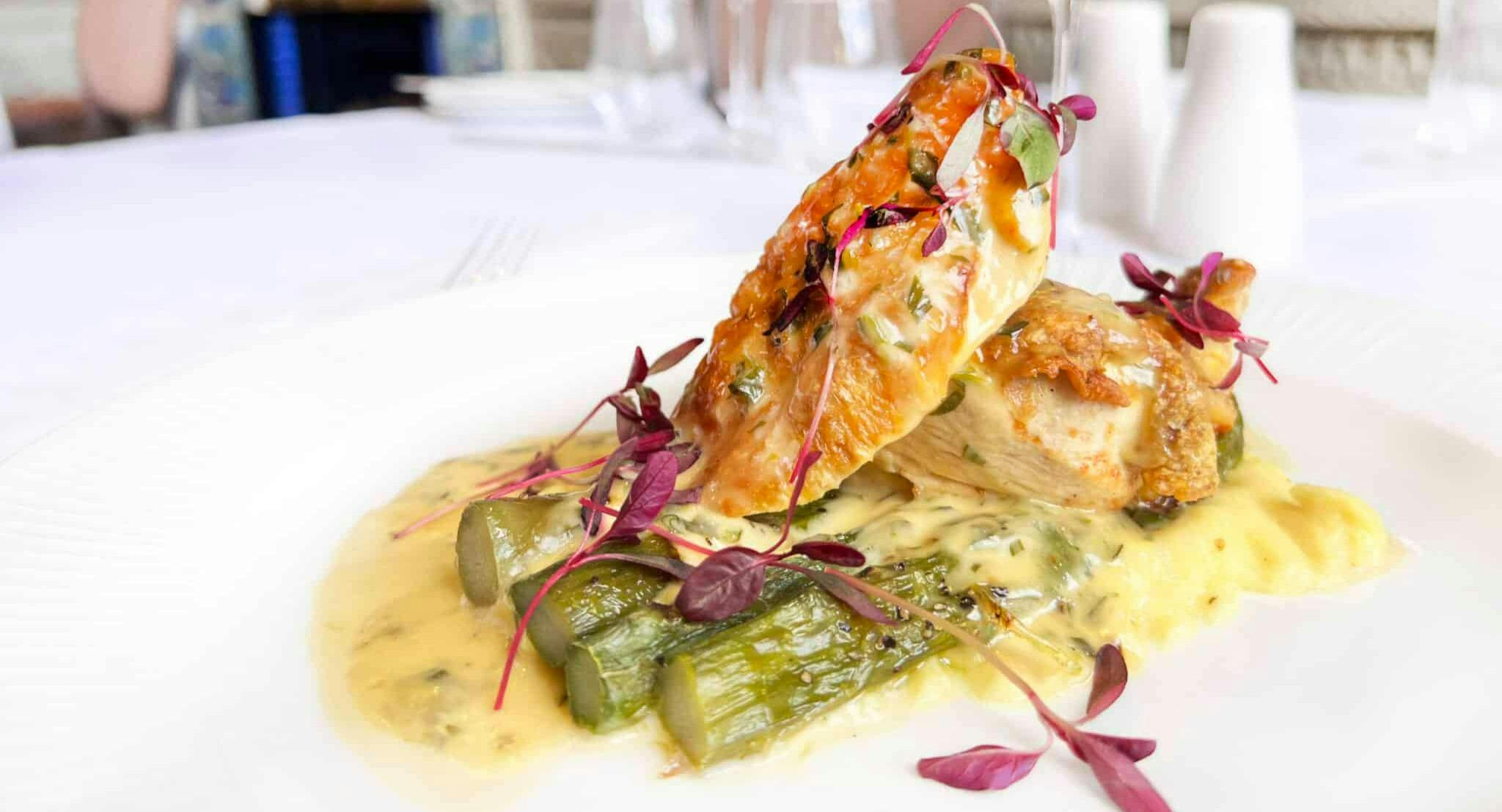 Restaurant Warren House Hotel in Kingston upon Thames, London