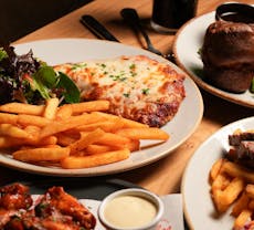 Restaurant Harvey's Sports Bar & Grill in St Kilda, Melbourne