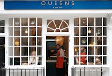 Restaurant Queens of Mayfair in Green Park, London