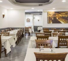 Restaurant We Uagliò in Lorenteggio, Milan