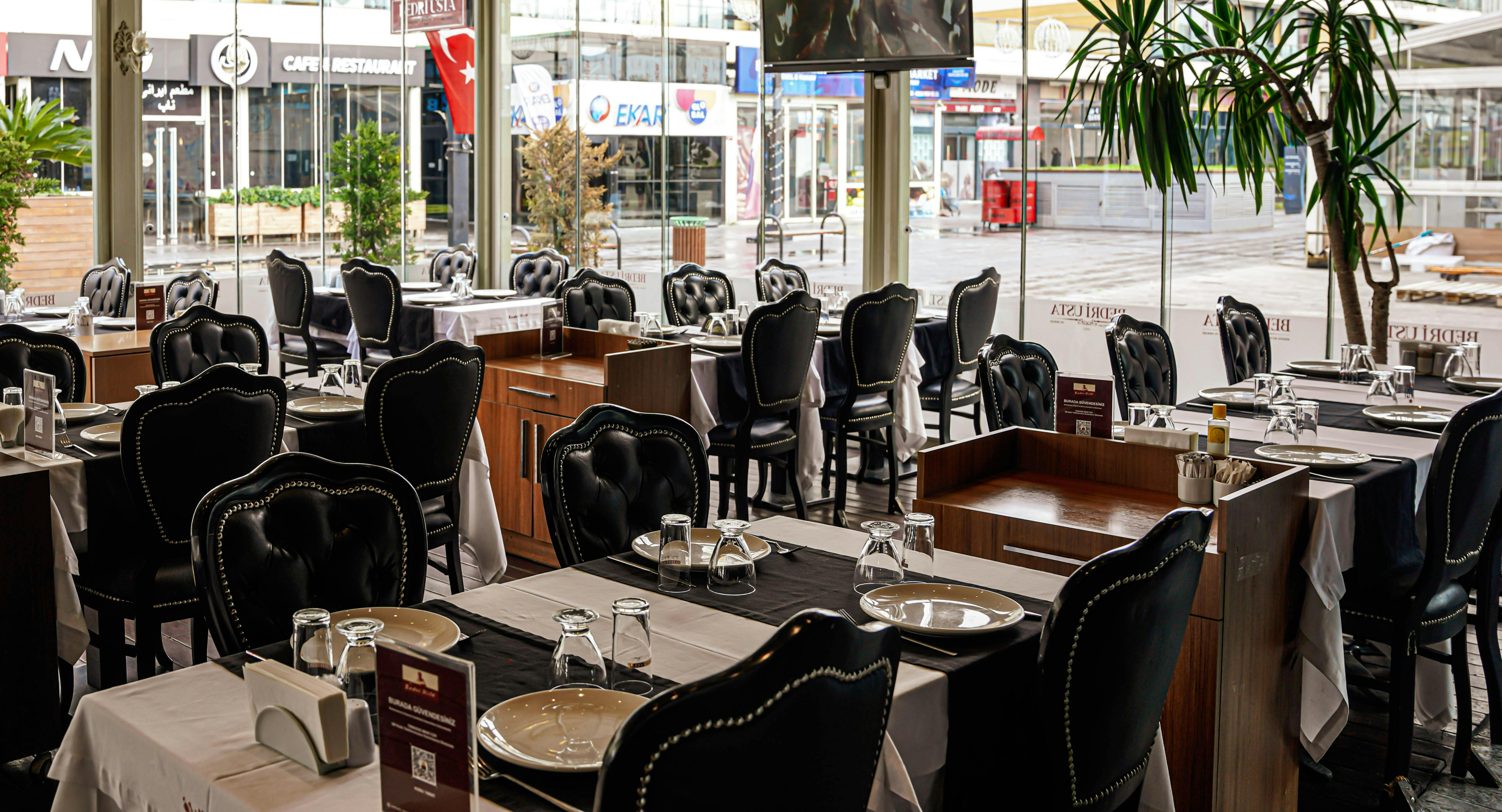 Yenibosna, İstanbul şehrindeki Bedri Usta IstWest restoranı