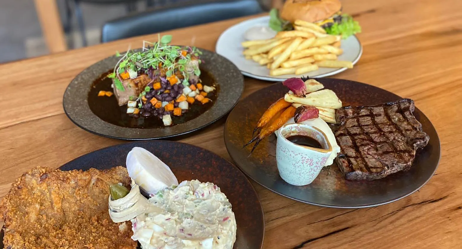 Photo of restaurant Surfers Brewery in Surfers Paradise, Gold Coast - Photo 2