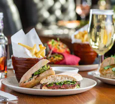 Restaurant The Crow and Gate in Town Centre, Crowborough