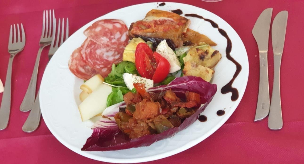 Restaurant Grotta Del Gallo in Mascalucia, Catania