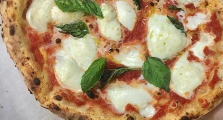 Restaurant pizza & pizza in Centro Storico, Salerno