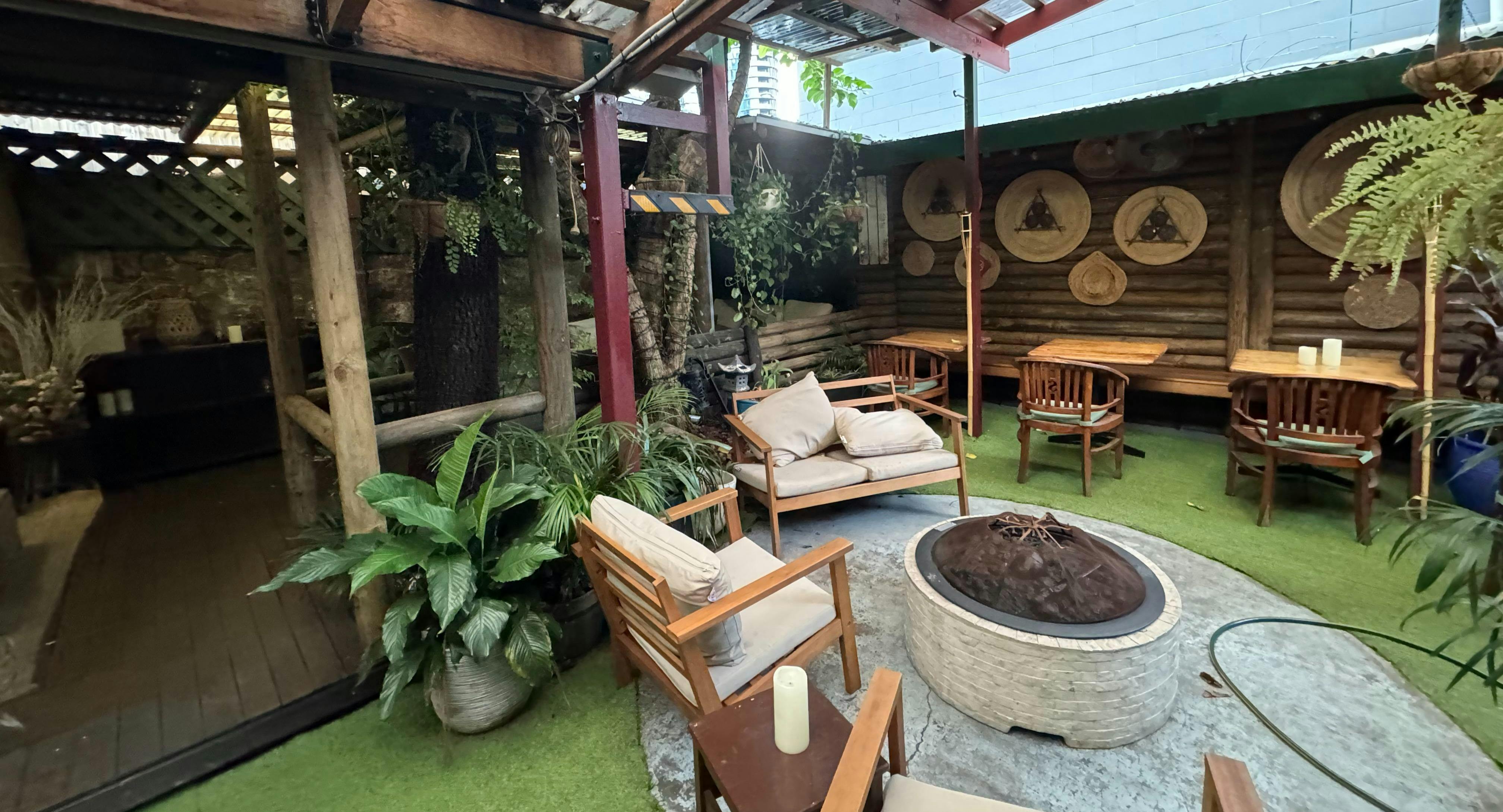 Restaurant The Fourth Monkey Cocktail Bar & Grill in South Brisbane, Brisbane