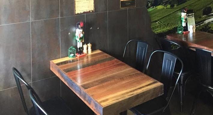 Photo of restaurant Too Zero Bar and Inn of Indulgence in Stafford Heights, Brisbane - Photo 2