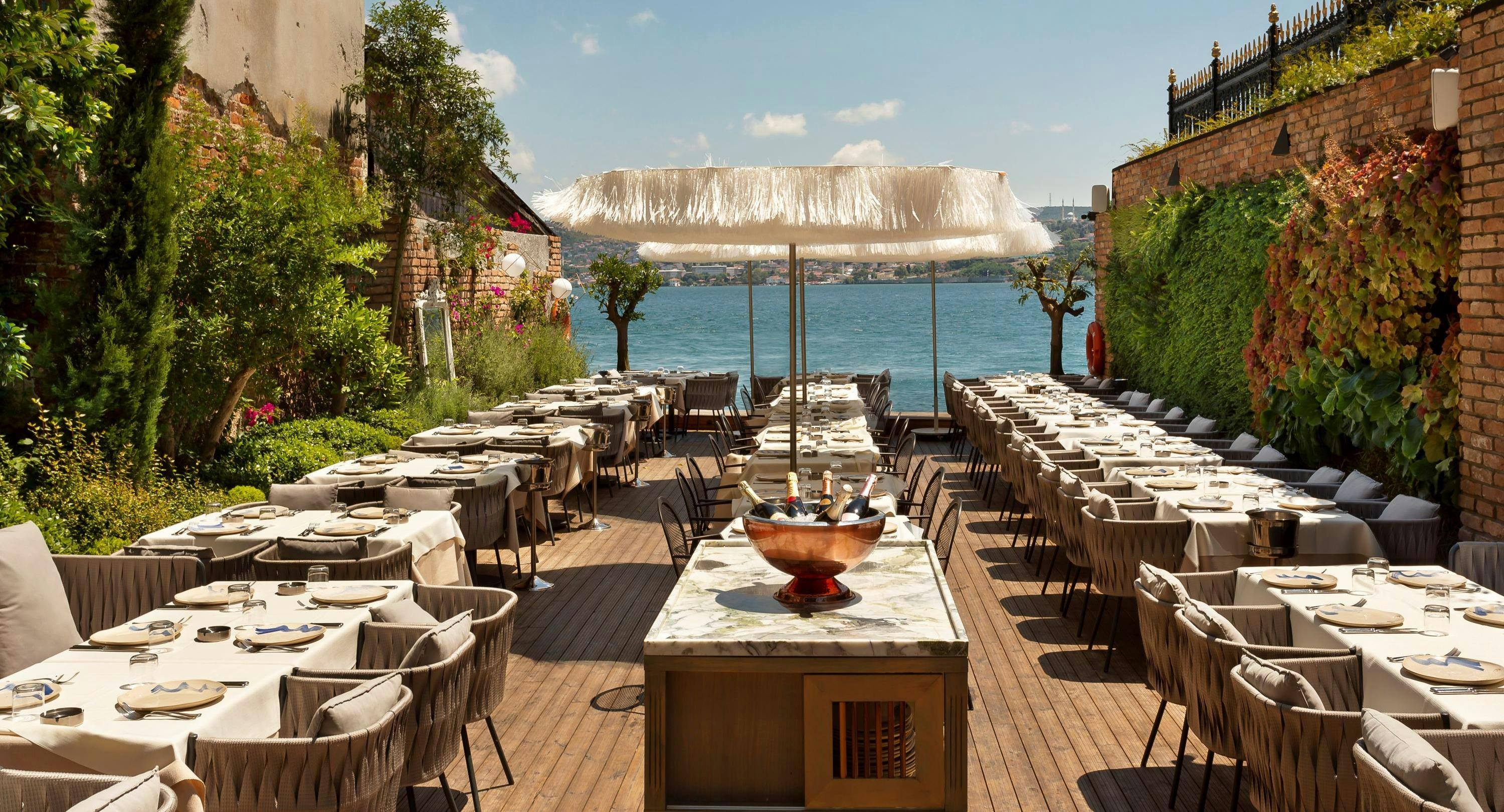Sarıyer, İstanbul şehrindeki Azur restoranının fotoğrafı