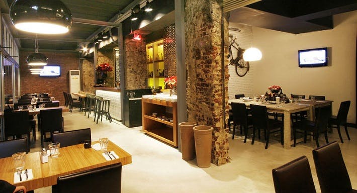 Image 1 of restaurant Standard Food & Drink