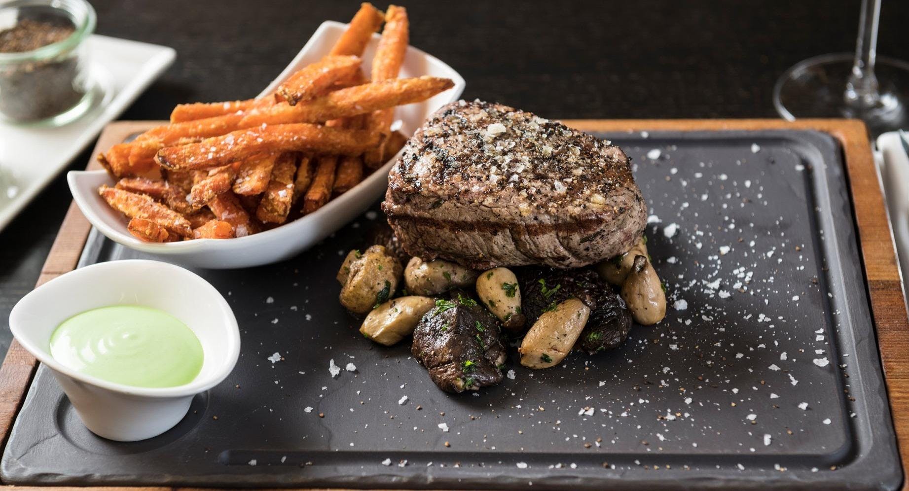 Restaurant Woodfire Steaks and More in Innenstadt, Innsbruck