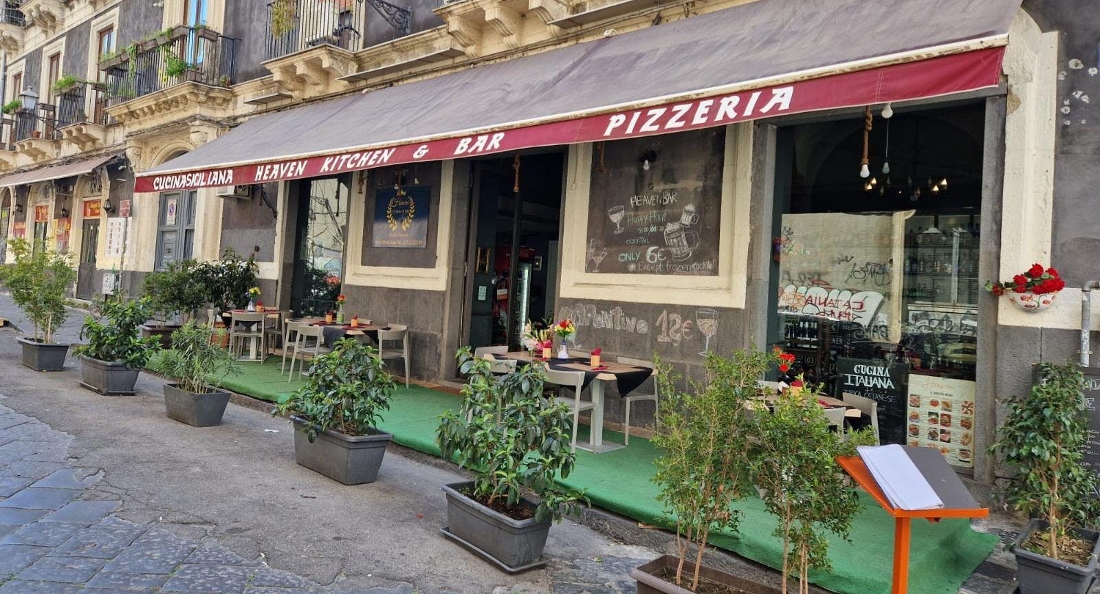 Restaurant Heaven Kitchen & Bar in City Centre, Catania